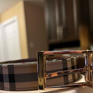 AUTHENTIC BURBERRY BELT - Reversible. 10/10 condition